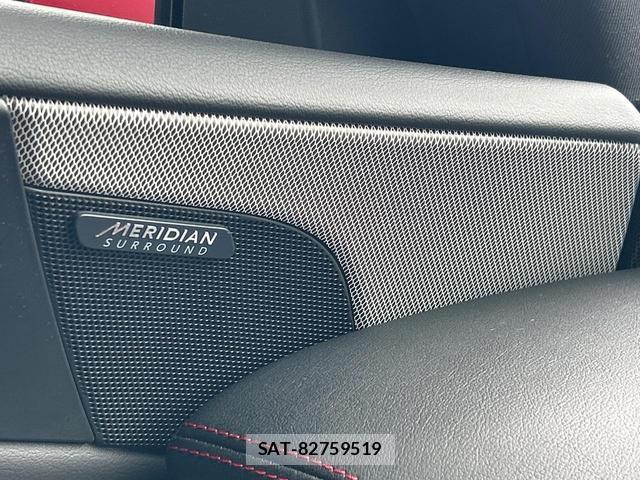 Jaguar XE 2017-03 8009580-4