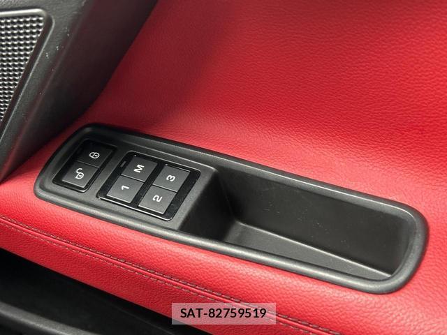 Jaguar XE 2017-03 8009580-6