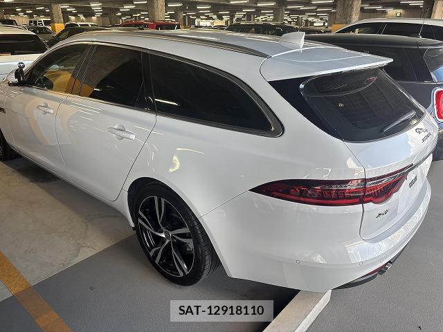 Jaguar XF 2018-03 8009773-8
