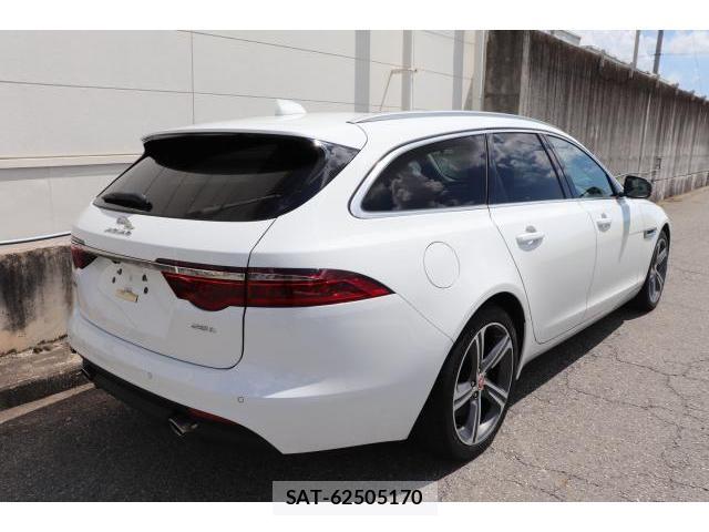Jaguar XF 2019-06 8010709-1