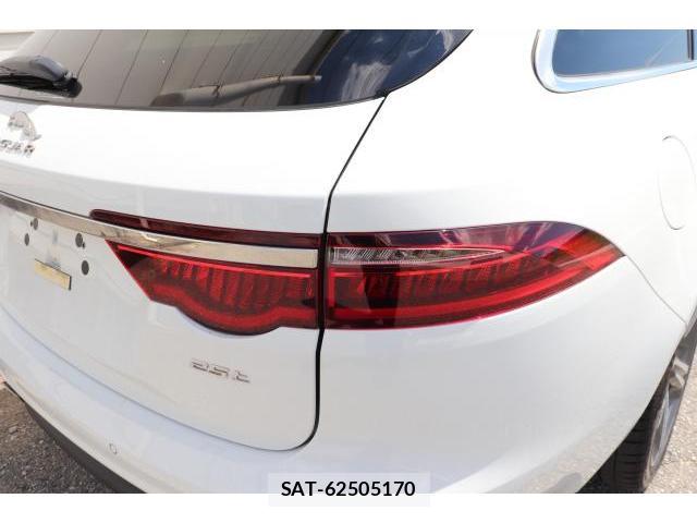 Jaguar XF 2019-06 8010709-13