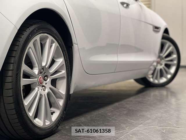 Jaguar XF 2019-09 8012628-11