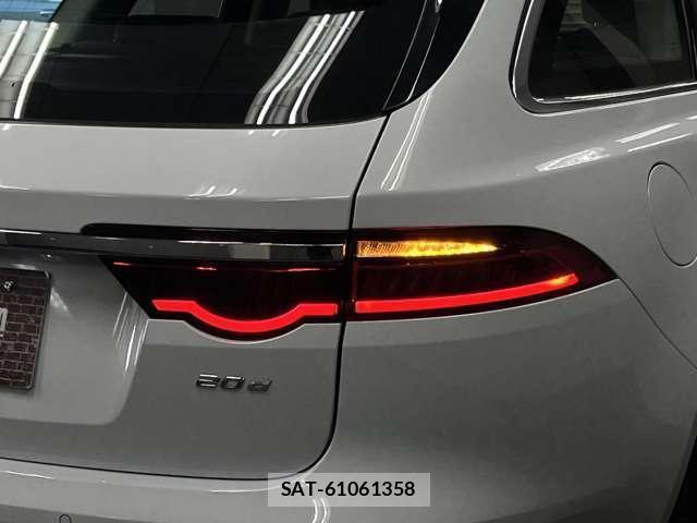 Jaguar XF 2019-09 8012628-14