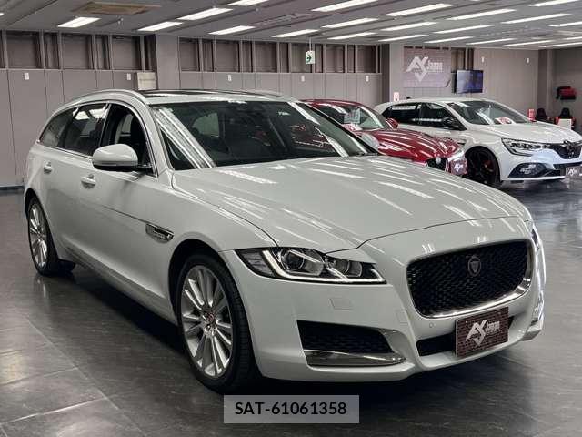 Jaguar XF 2019-09 8012628-16
