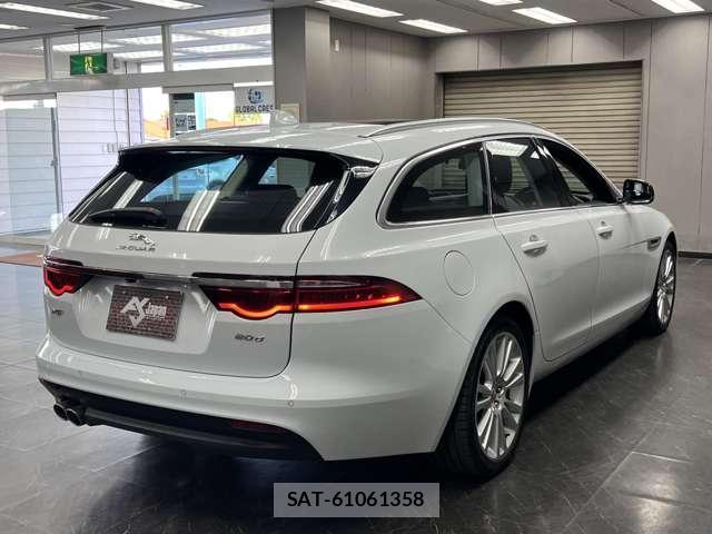 Jaguar XF 2019-09 8012628-18
