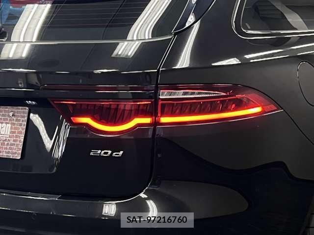 Jaguar XF 2020-04 8012629-14