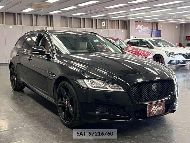 Jaguar XF 2020-04 8012629-16