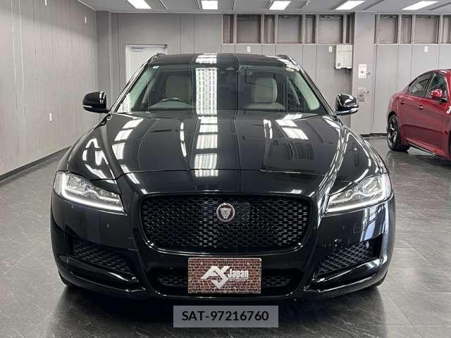 Jaguar XF 2020-04 8012629-6