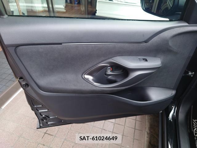 Toyota YARIS CROSS 2024-12 8005428-15