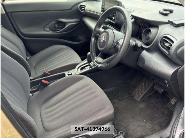 Toyota YARIS CROSS 2021-05 8008272-2