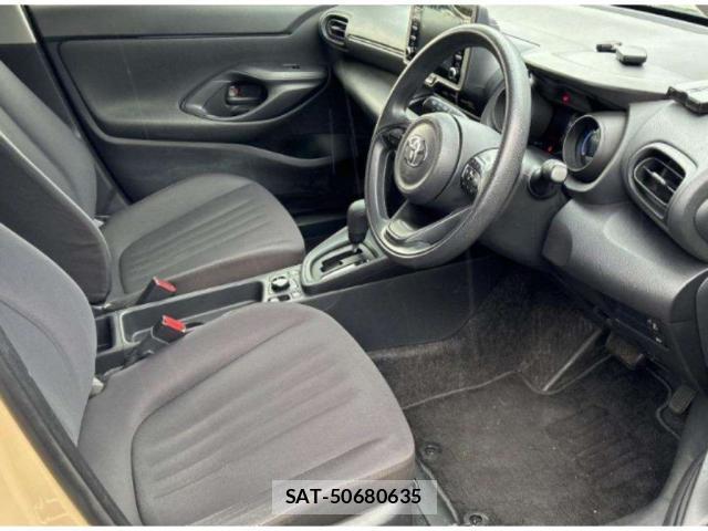 Toyota YARIS CROSS 2021-05 8008277-2