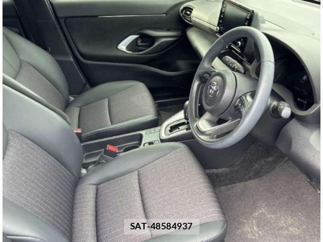 Toyota YARIS CROSS 2023-06 8008296-2