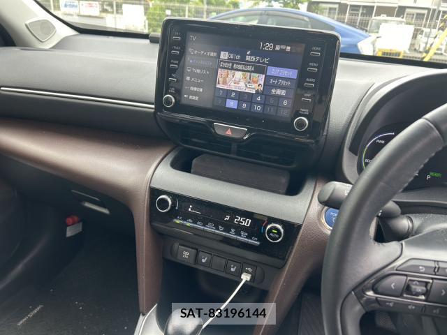 Toyota YARIS CROSS 2021-11 8008675-3
