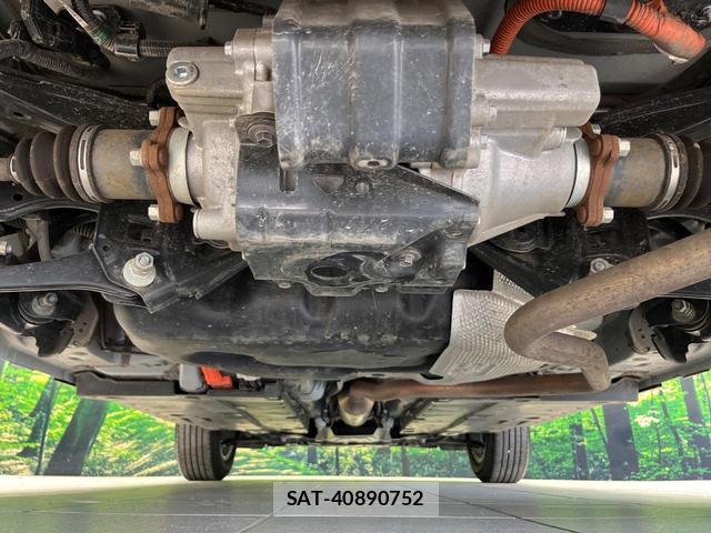 Toyota YARIS CROSS 2025-06 8008788-18