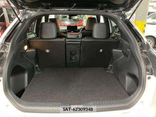 Toyota YARIS CROSS 2025-10 8009328-6