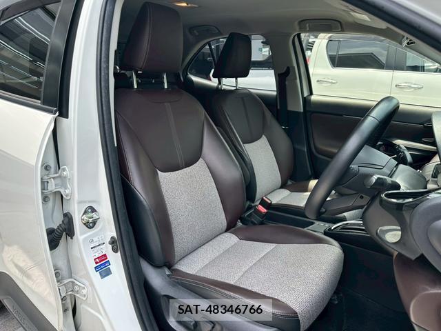 Toyota YARIS CROSS 2021-07 8009878-14