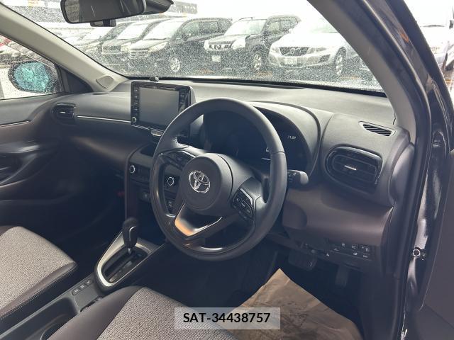 Toyota YARIS CROSS 2021-03 8011616-2
