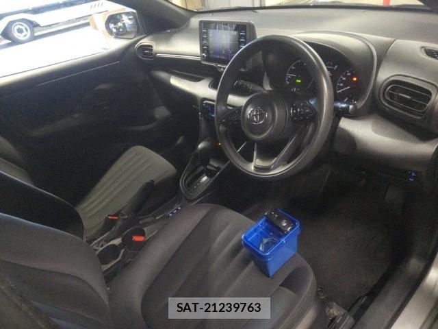 Toyota YARIS 2021-07 8003736-2
