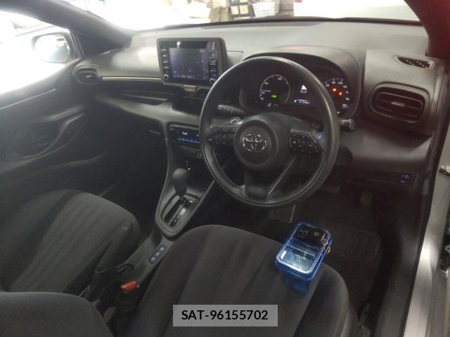 Toyota YARIS 2021-06 8003751-2