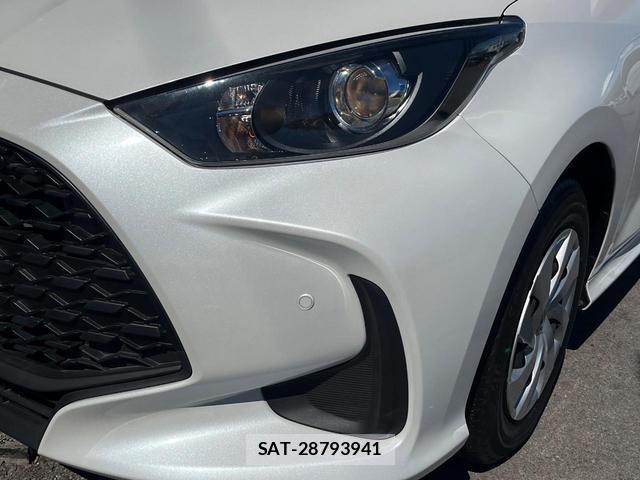 Toyota YARIS 2025-06 8005286-11