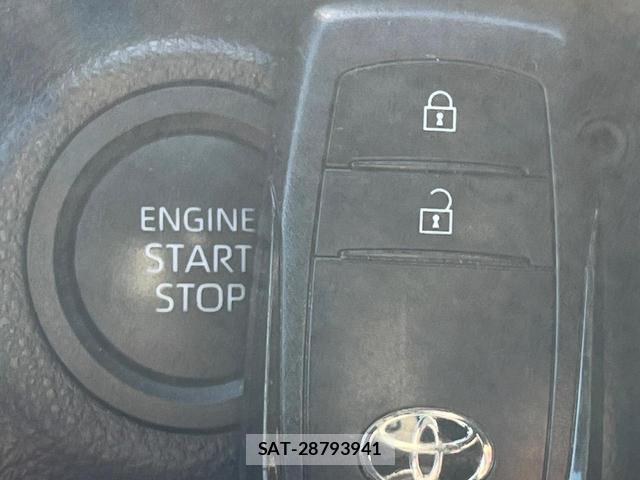 Toyota YARIS 2025-06 8005286-5