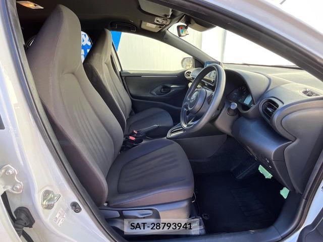 Toyota YARIS 2025-06 8005286-7