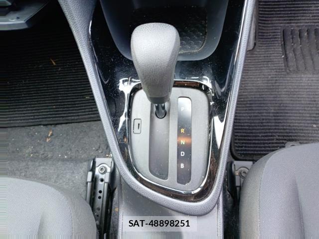 Toyota YARIS 2021-07 8005626-11