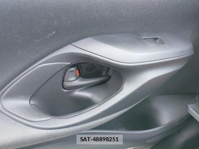 Toyota YARIS 2021-07 8005626-12