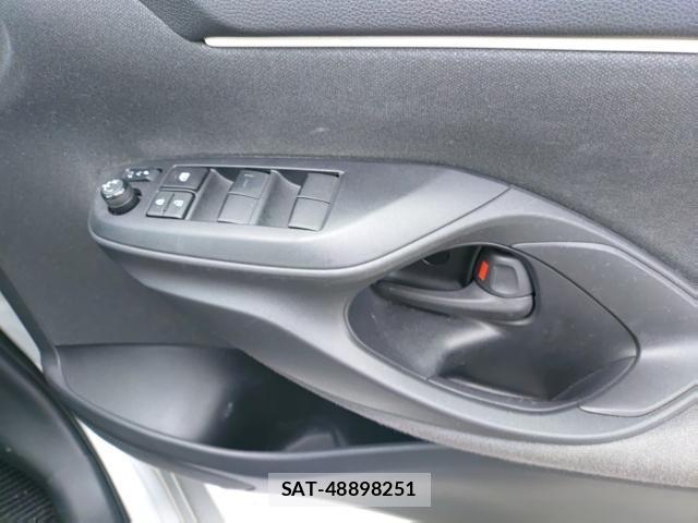 Toyota YARIS 2021-07 8005626-13