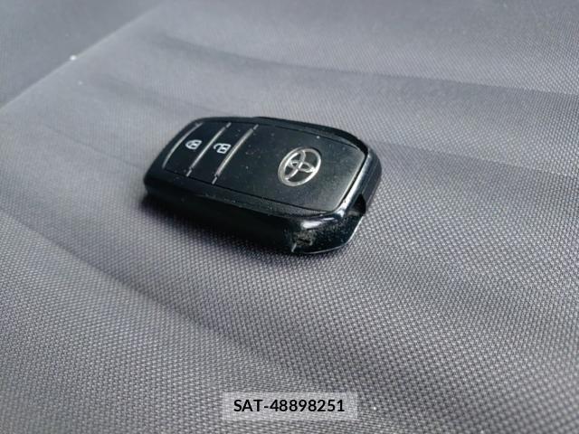 Toyota YARIS 2021-07 8005626-14