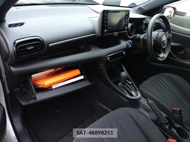 Toyota YARIS 2021-07 8005626-15
