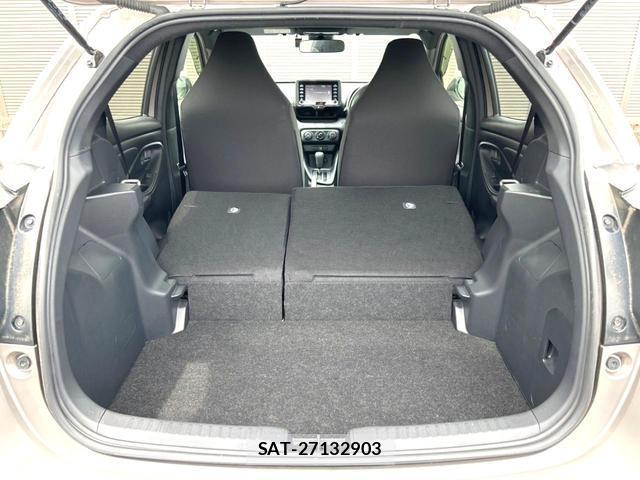 Toyota YARIS 2020-04 8007688-9