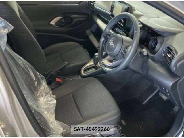 Toyota YARIS 2021-03 8008269-2