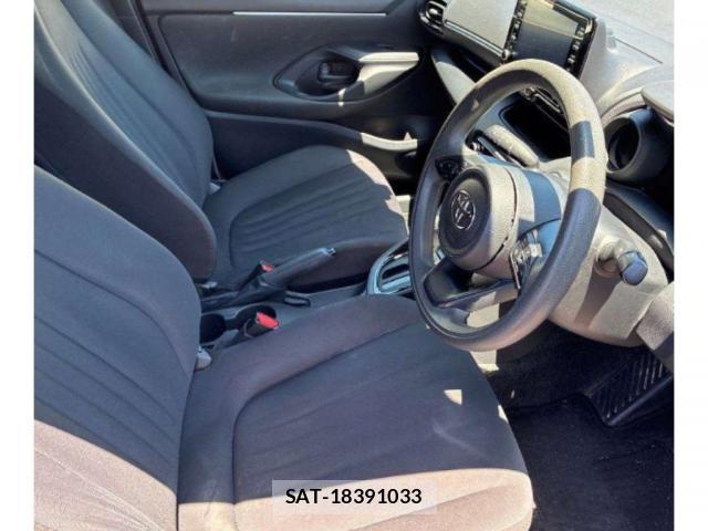 Toyota YARIS 2021-05 8008294-2