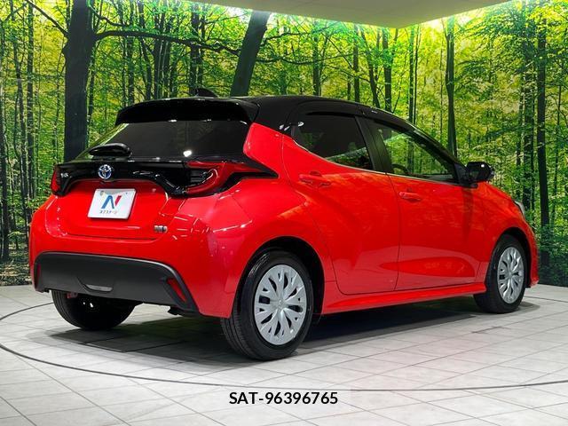 Toyota YARIS 2020-06 8008795-16