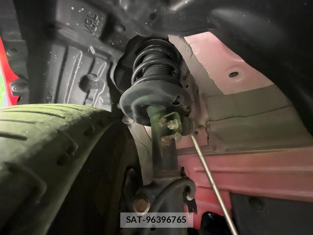 Toyota YARIS 2020-06 8008795-19