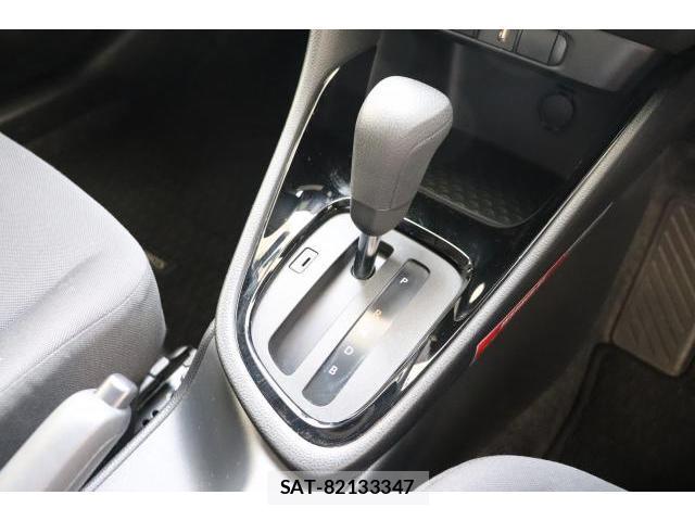 Toyota YARIS 2020-05 8009462-11