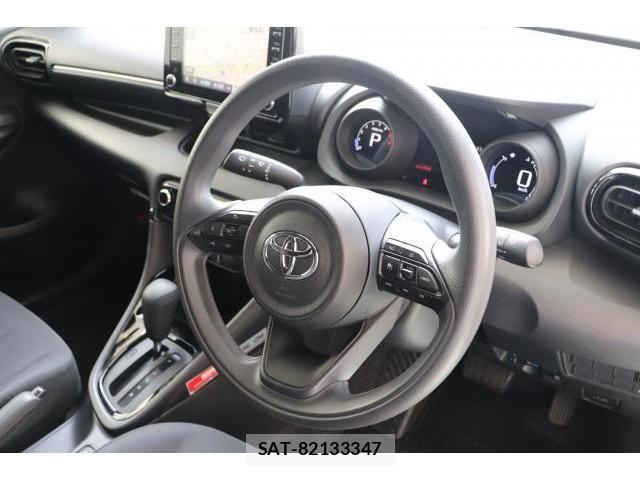 Toyota YARIS 2020-05 8009462-12
