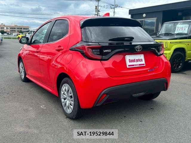 Toyota YARIS 2024-08 8009629-14
