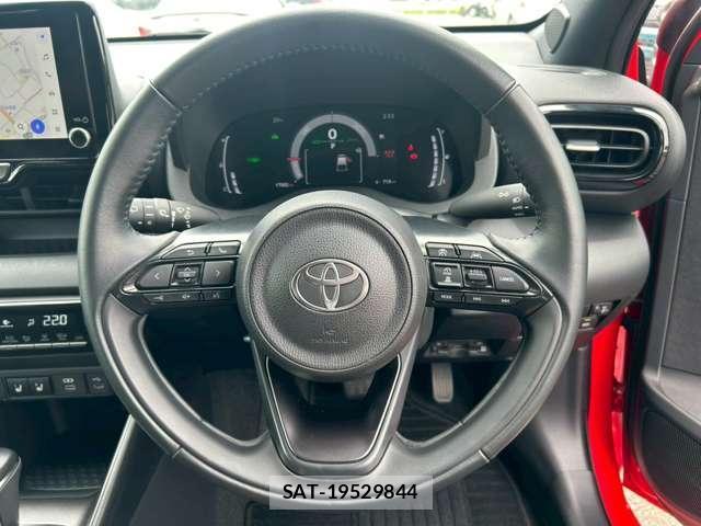 Toyota YARIS 2024-08 8009629-17