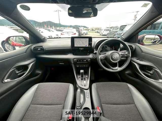 Toyota YARIS 2024-08 8009629-2