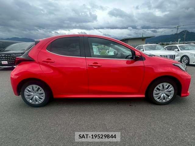 Toyota YARIS 2024-08 8009629-3