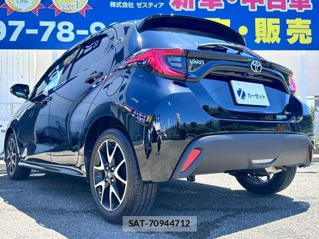 Toyota YARIS 2026-03 8011463-13