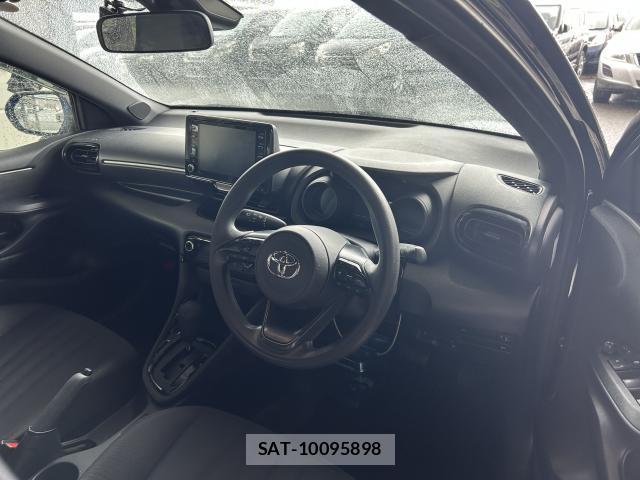 Toyota YARIS 2023-10 8011609-2