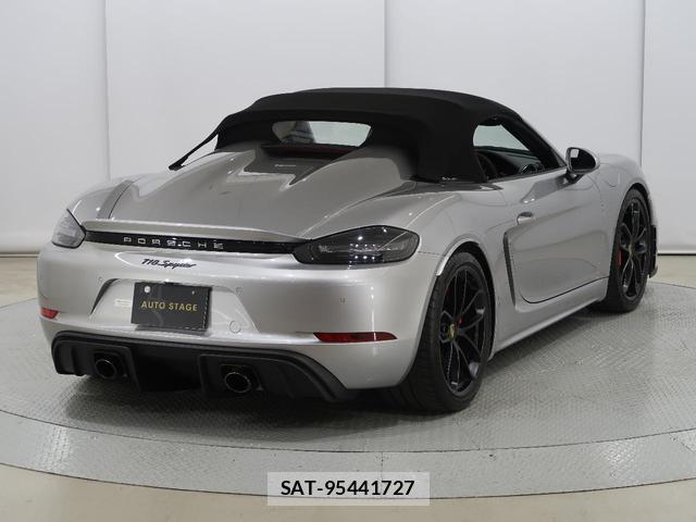 Porsche 718 Spyder 2021-03 8054140-12