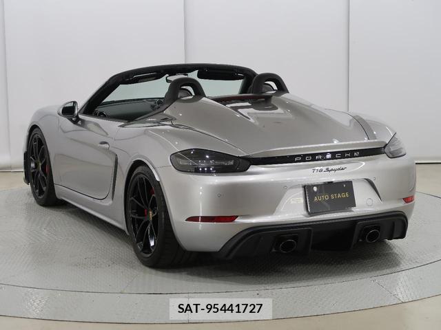 Porsche 718 Spyder 2021-03 8054140-13