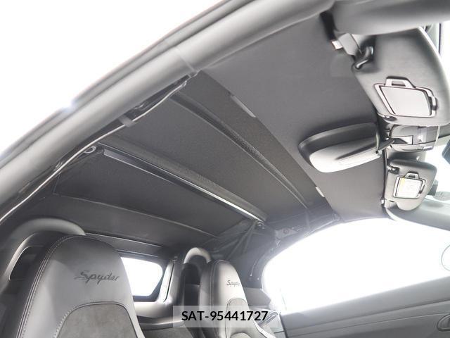 Porsche 718 Spyder 2021-03 8054140-16