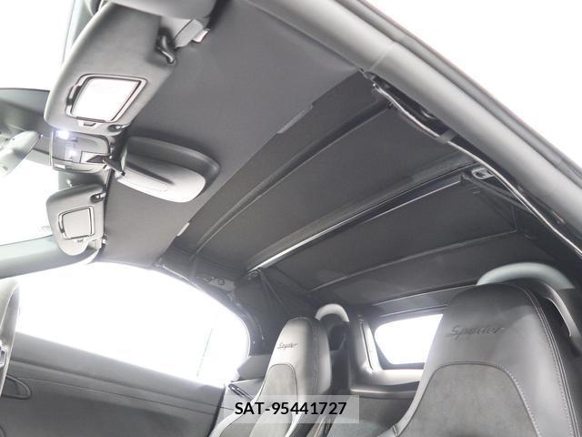 Porsche 718 Spyder 2021-03 8054140-17
