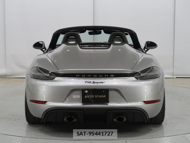 Porsche 718 Spyder 2021-03 8054140-7