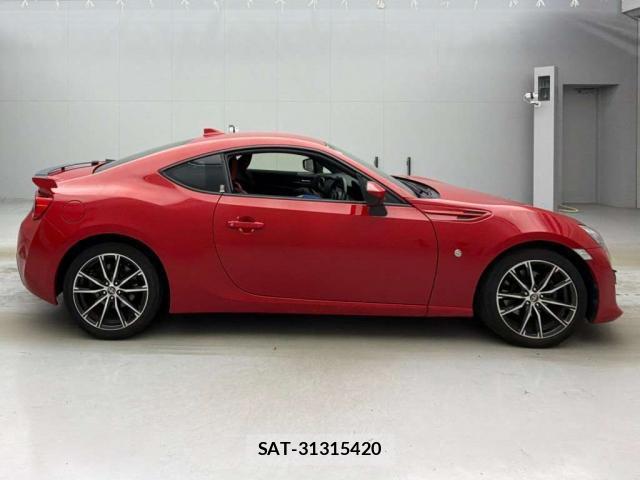 Toyota 86 2016-09 8054843-8